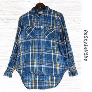 LOVE, FIRE Women’s Size M Shirt Top Button Down Plaid Flannel Bleach Splatter